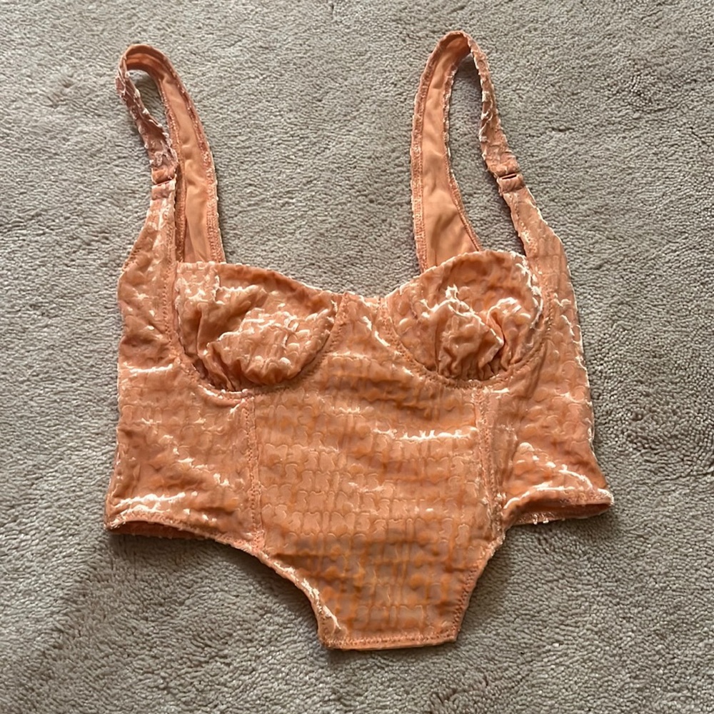 Skims velvet corset top in peach XS
